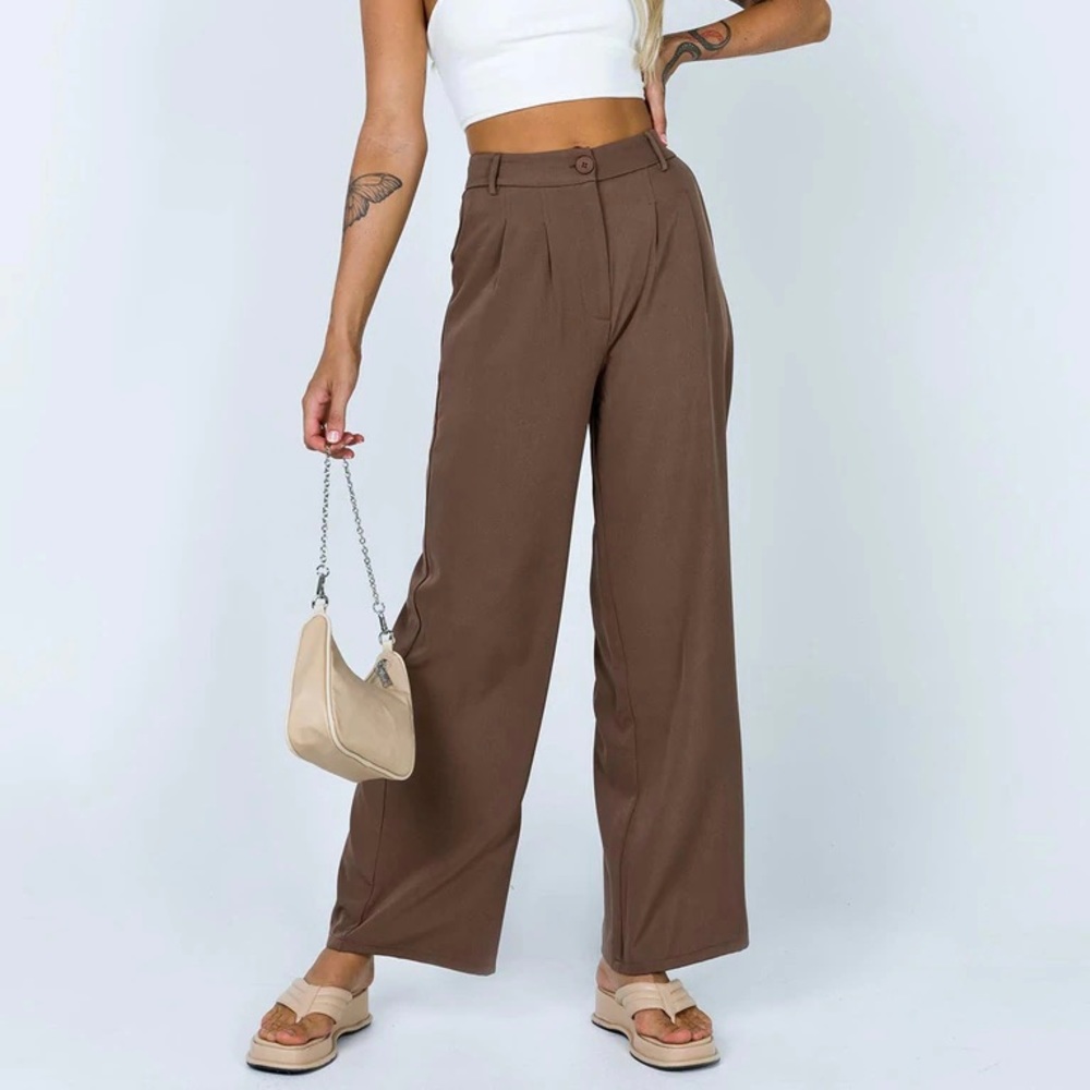 NEW WITH TAGS Brown Archer pant from Princess Polly.